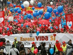 Derecho a Vivir llena Madrid de carteles para la manifestación por la vida del próximo domingo