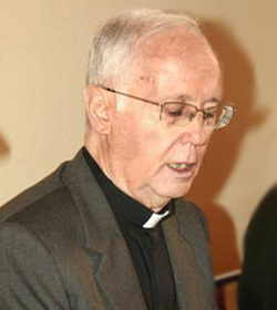Monseñor Martín Rábago: «No es la Iglesia la que ha inventado la familia y el matrimonio»
