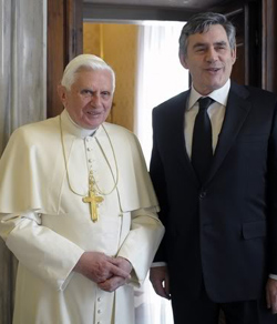 Londres pide perdn por un documento del Foreign Office burlndose del Papa 