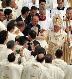 Benedicto XVI explica el «sagrado deber» de gobernar que tienen todos los sacerdotes, comenzando por el Papa