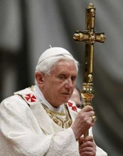 Benedicto XVI: «La desunión en la Iglesia prolonga la Pasión de Cristo»