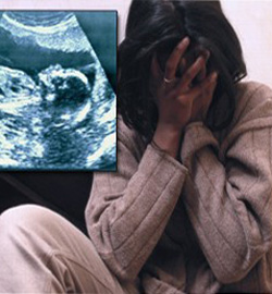 Las mujeres que se someten a un aborto acuden al psiquiatra tres veces más que las que dan a luz