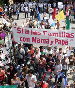 El lobby gay argentino quiere llevar a todo el pas la legislacin que permite condenar a los defensores de la ley natural