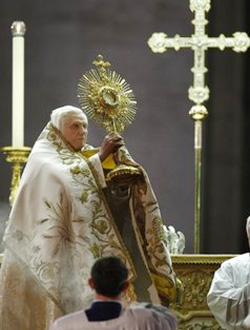 El Papa llama a los sacerdotes a la oracin humilde y la santidad de vida