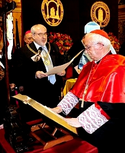El Cardenal Caizares afirma que la Iglesia debe actuar con respeto exquisito a las convicciones ajenas