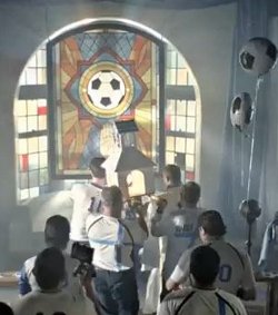 Hyundai emite un anuncio blasfemo en el que se burla de la liturgia catlica con motivo del Mundial de ftbol