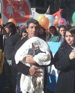 Multitudinaria marcha en defensa del matrimonio y la familia en Mendoza