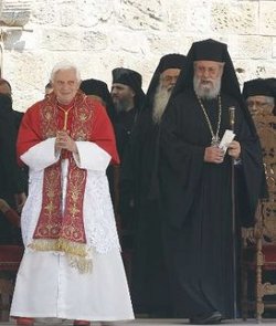 Benedicto XVI: «Los cristianos de Oriente Medio tienen el papel insustituible de apoyar la paz y la reconciliación entre sus pueblos» 