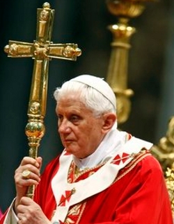 Benedicto XVI afirma que la soberbia es la verdadera esencia del pecado