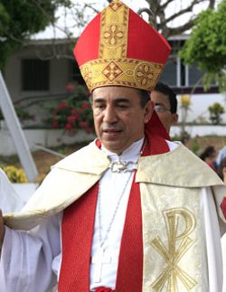 Monseñor Ulloa Mendieta critica la supresión del domingo como día de descanso en Panamá