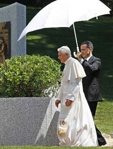 Benedicto XVI: «Sólo puede ser justo quien acepta dejarse tomar por Dios»