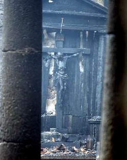 Un cortocircuito pudo ser la causa del incendio que destruyó parcialmente la capilla Os Remedios en Orense