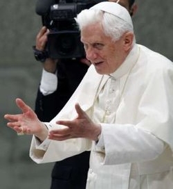 El Papa asegura que los teólogos deben conservar la humildad y la sencillez del Pueblo de Dios