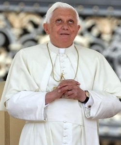 El Papa quiere que se relance el rezo del Rosario