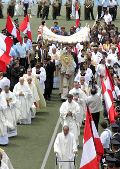El Cardenal Cipriani pide a los peruanos «poner el corazón en las cosas últimas, no en las penúltimas»