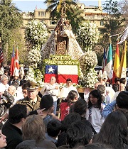 Detienen a dos monjas y dos seminaristas chilenos por portar una pancarta poltica en una procesin