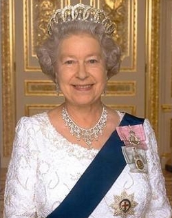 La reina británica y cabeza de la comunión anglicana sanciona con su firma el «matrimonio» homosexual