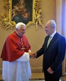 El Papa y Simn Peres abogan por un acuerdo de paz entre israeles y palestinos