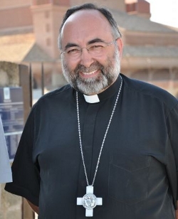 Mons. Sanz Montes entregar tres meses de su sueldo a Critas en solidaridad con las familias mineras 