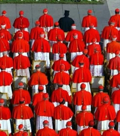 Benedicto XVI habla con los cardenales de libertad religiosa, liturgia, abusos y el regreso de anglicanos a la Iglesia