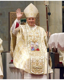 Mons. Iceta apela a la unidad de los fieles al tomar posesión de la diócesis de Bilbao