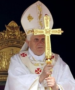 Benedicto XVI: «Los pastores tienen el grave deber de emitir un juicio moral, aún en materia política»