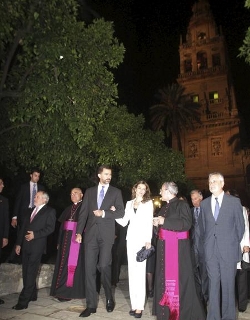 Los Príncipes de Asturias inauguran la visita nocturna a la Catedral de Córdoba