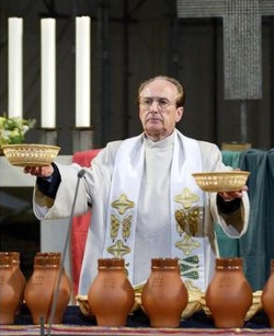 El telogo liberal Gotthold Hasenhttl abandona la Iglesia Catlica 