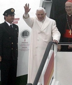 Benedicto XVI: Siento una profunda alegra al estar de nuevo en Espaa