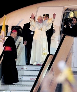 Benedicto XVI: Nos vemos en Madrid el ao prximo