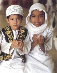 Nios musulmanes en Gran Bretaa son adoctrinados en el antisemitismo, la sharia y el odio a los infieles