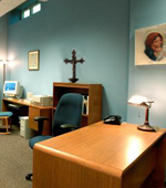 Obligan a una profesora de religin granadina a retirar dos imgenes de su espacio personal