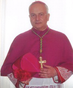 El Cardenal Piacenza afirma que el celibato sacerdotal tiene una validez perenne