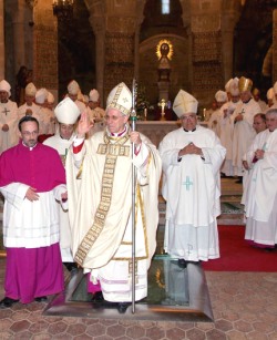 Mons. Hernndez Sola es ordenado como obispo de Tarazona