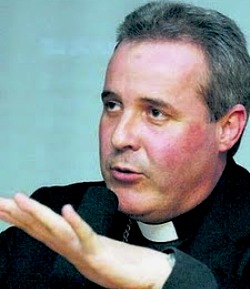 El Obispo de Bilbao ofrece el apoyo de la Iglesia para salir de la crisis