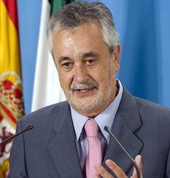 La Junta de Andalucía recomienda analizar revistas pornográficas a menores de edad