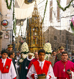 Miles de fieles participan hoy en la procesin del Corpus Christi 