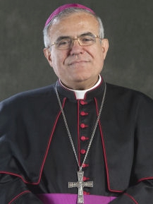 El obispo de Córdoba critica a quienes piden la eliminación la religión de la vida pública y llevan a sus hijos a colegios católicos
