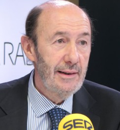 Alerta de Rubalcaba: Si llega la derecha, la 'Ley del aborto' la van a quitar
