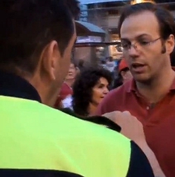 La Polica Municipal de Madrid trata de impedir la #AcampadaVida en la Puerta del Sol