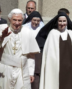 Gracias por vuestro `s generoso, total y perpetuo a la llamada del Amado