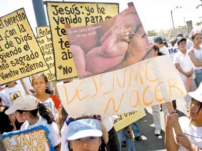 La dicesis argentina de Quilmes lanza una campaa de recogida de firmas contra el aborto y la eutanasia