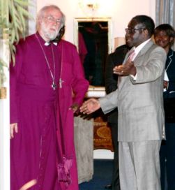 El primado anglicano pide a Robert Mugabe que no apoye el cisma liderado por un presbtero