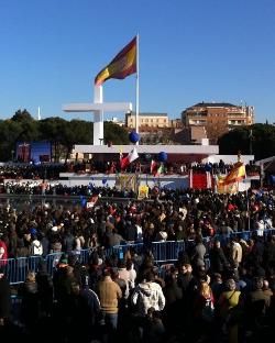 Miles de familias catlicas se unen al Papa y a los obispos en Madrid para dar testimonio de su fe