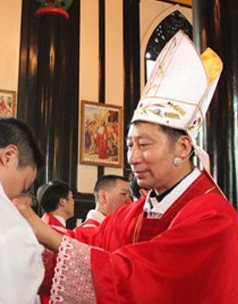 Roma lamenta la participación de un obispo cismático chino en la ordenación de Mons. Luo Xuegang