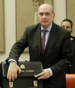 España: el Ministro del Interior acusa a Mons. Uriarte de poner en el mismo plano al Estado y a ETA