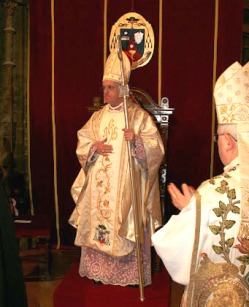 Omnia in Caritate es el lema del nuevo obispo de Orense, monseor Jos Leonardo Lemos