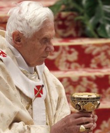 Benedicto XVI: Todo se apoya sobre la fe, incluida la autoridad y el derecho