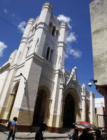 Los opositores a la dictadura cubana que tomaron un templo en La Habana aseguran que les desalojaron brutalmente