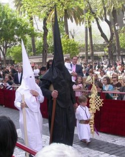 Piden a la Junta de Andalucía que impida las procesiones de Semana Santa en los centros educativos